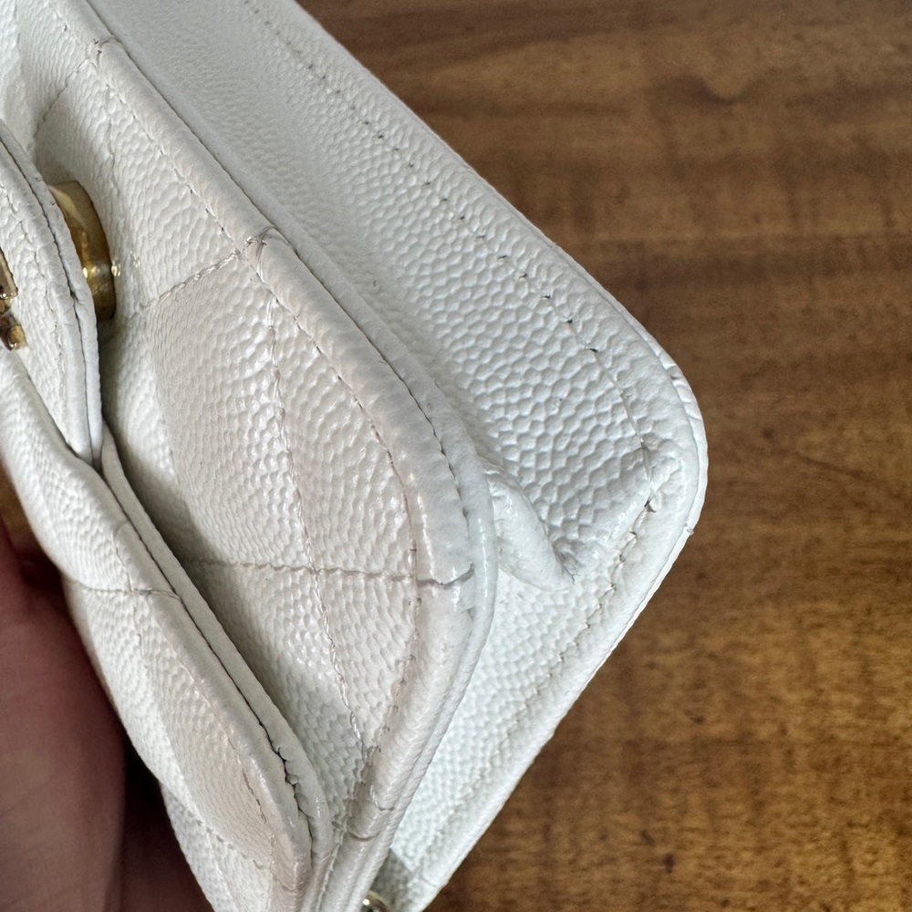 CHANEL White Caviar Leather cardholder on chain - Picture 14 of 15